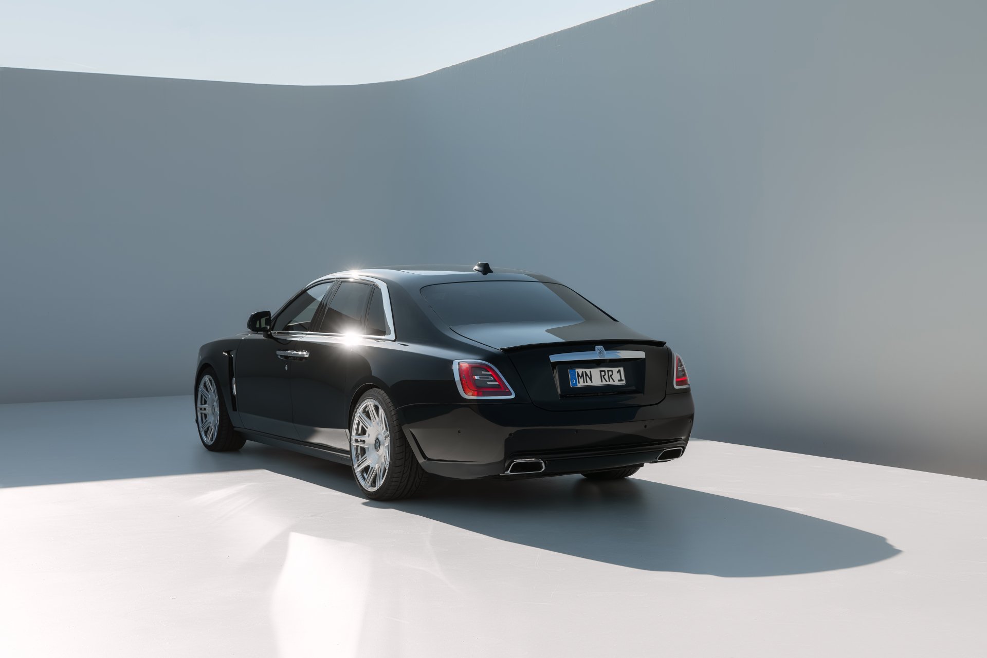 Download Vehicle Rolls-Royce Ghost 8k Ultra HD Wallpaper