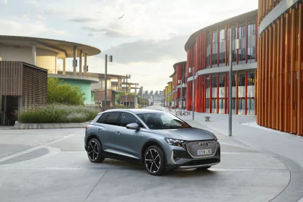  2021 Audi Q4 40 e-tron S line