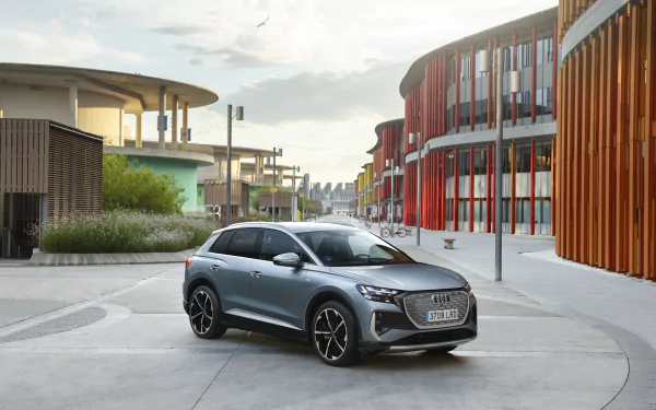  2021 Audi Q4 40 e-tron S line