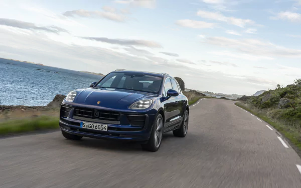  Blue Porsche Macan (95B)