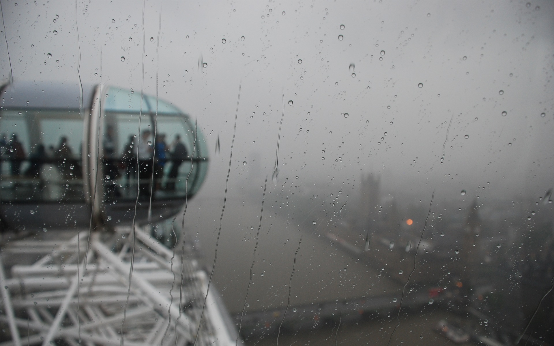 Rainy day in London, Thames River view.