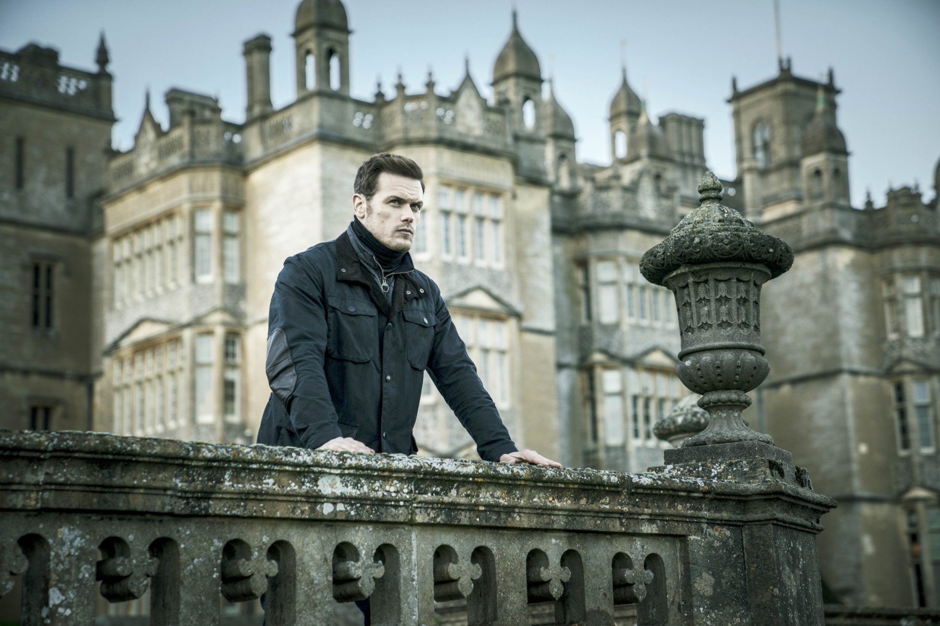 Download sam heughan movie sas red notice hd wallpaper