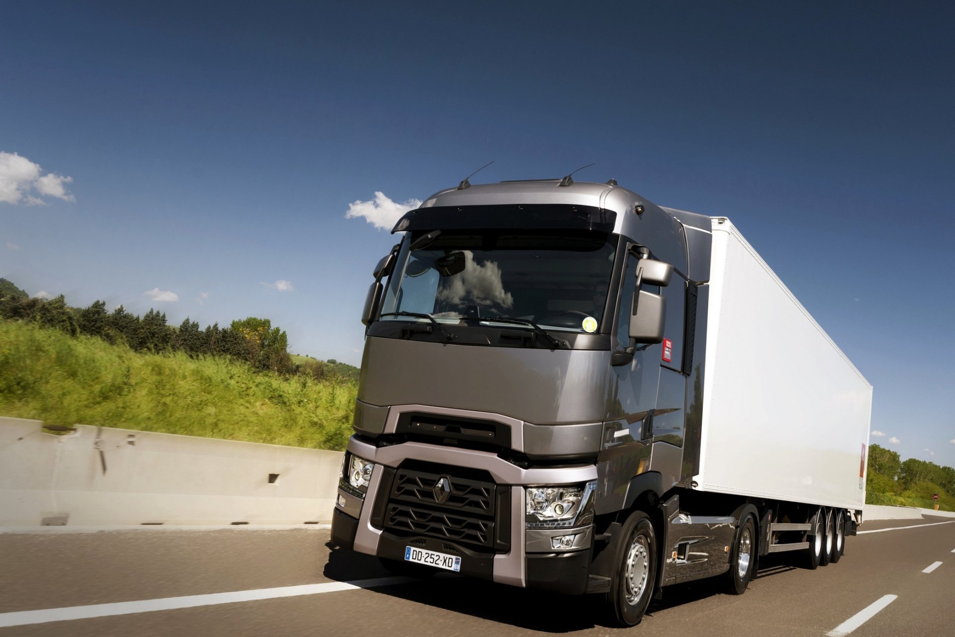 Download Vehicle Renault HD Wallpaper