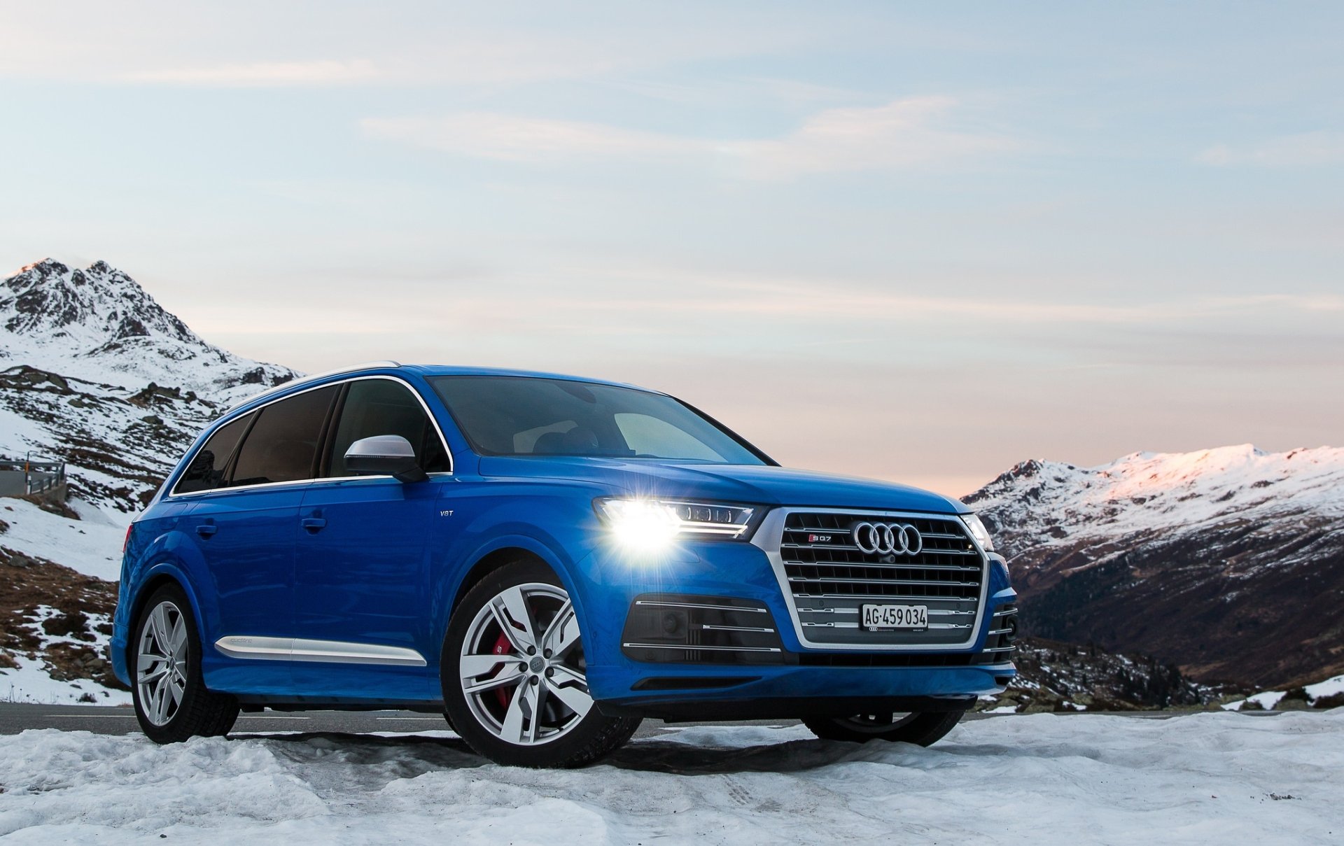 Download SUV Vehicle Audi SQ7 HD Wallpaper