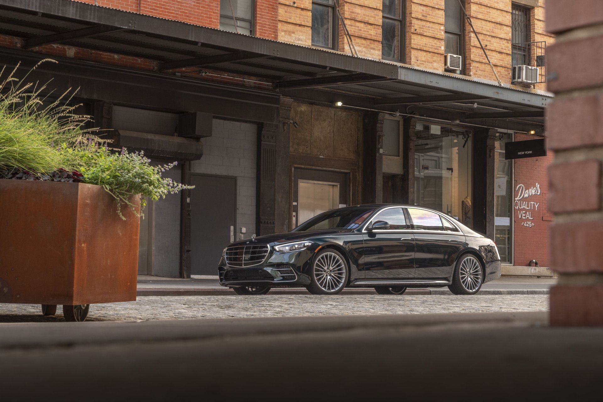 Download Vehicle Mercedes-Benz S500 4k Ultra HD Wallpaper