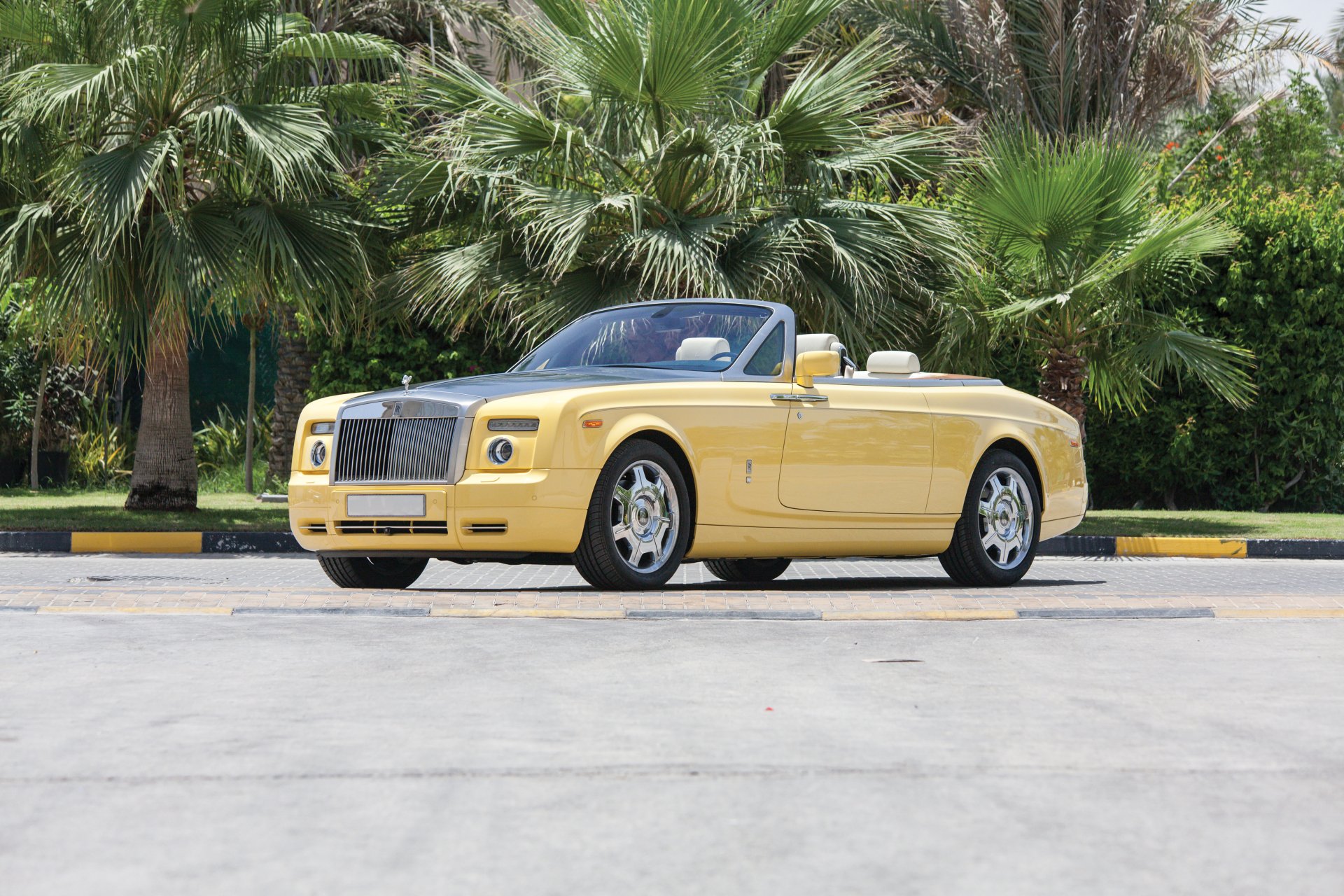 Download Cabriolet Vehicle Rolls-Royce Phantom 4k Ultra HD Wallpaper