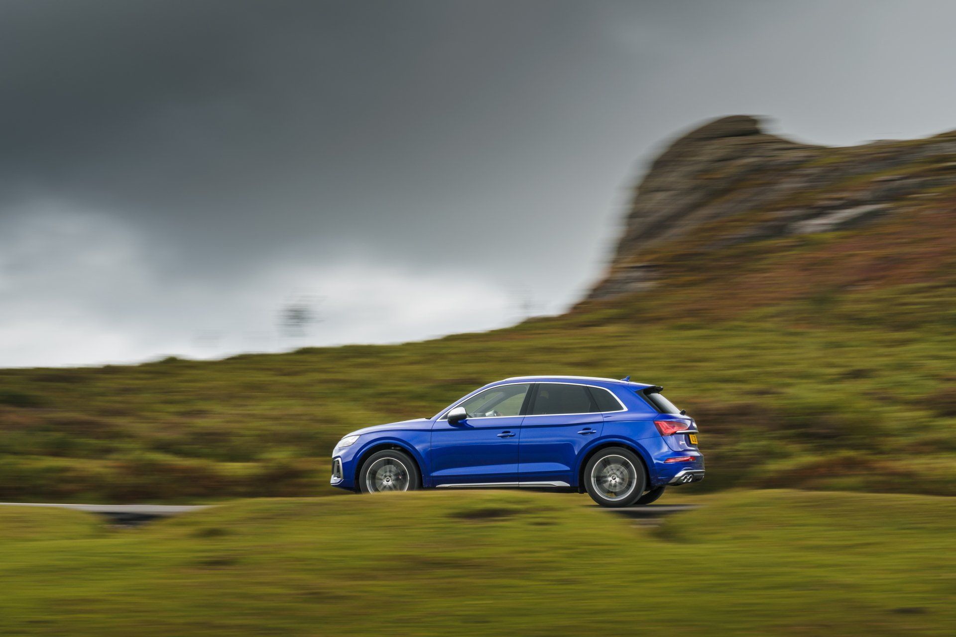 Download SUV Vehicle Audi SQ5 TDI 4k Ultra HD Wallpaper
