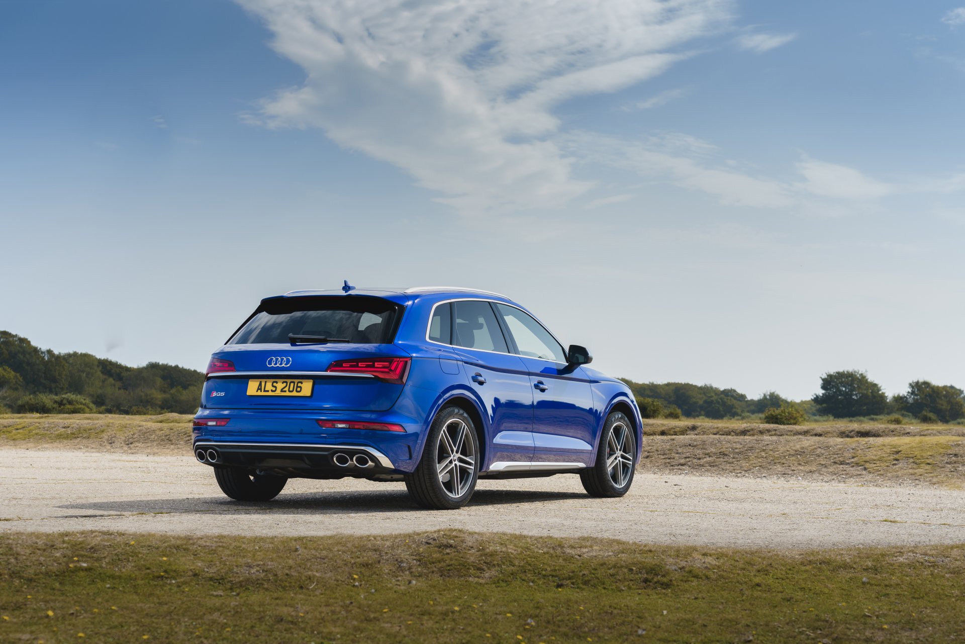 Download SUV Vehicle Audi SQ5 TDI 4k Ultra HD Wallpaper