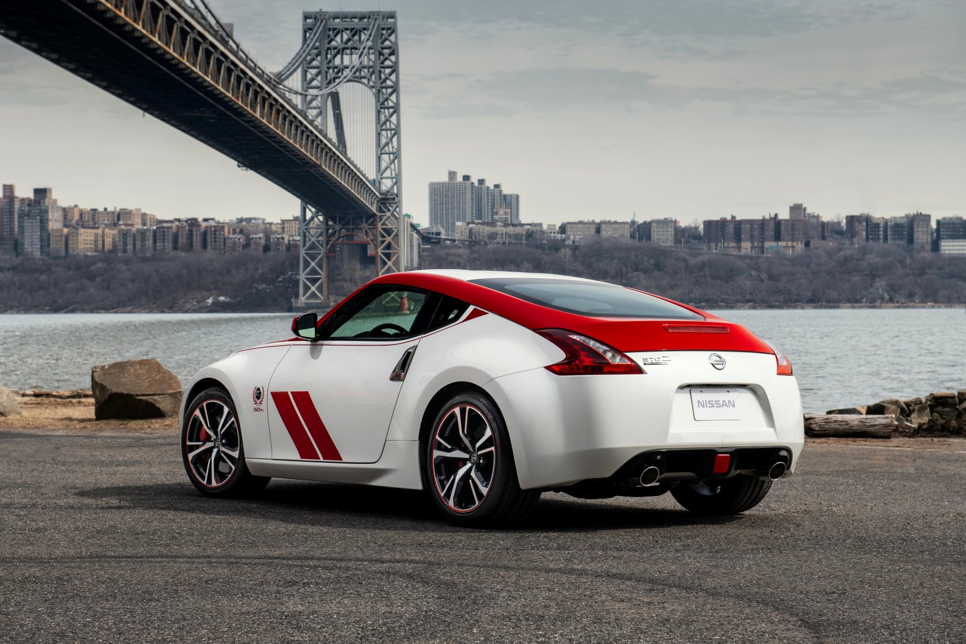 Download Vehicle Nissan 370Z 4k Ultra HD Wallpaper