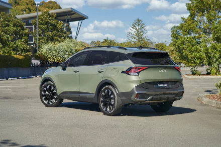 SUV vehicle Kia Sportage HD Desktop Wallpaper | Background Image