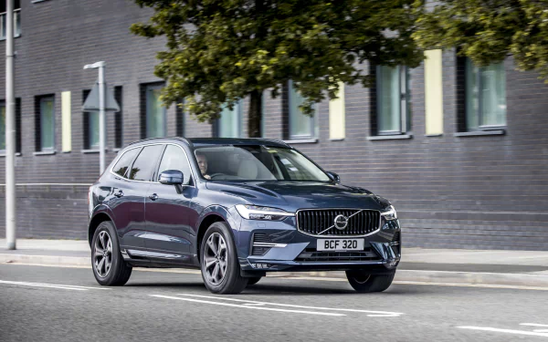  Volvo XC60 B4 AWD Momentum