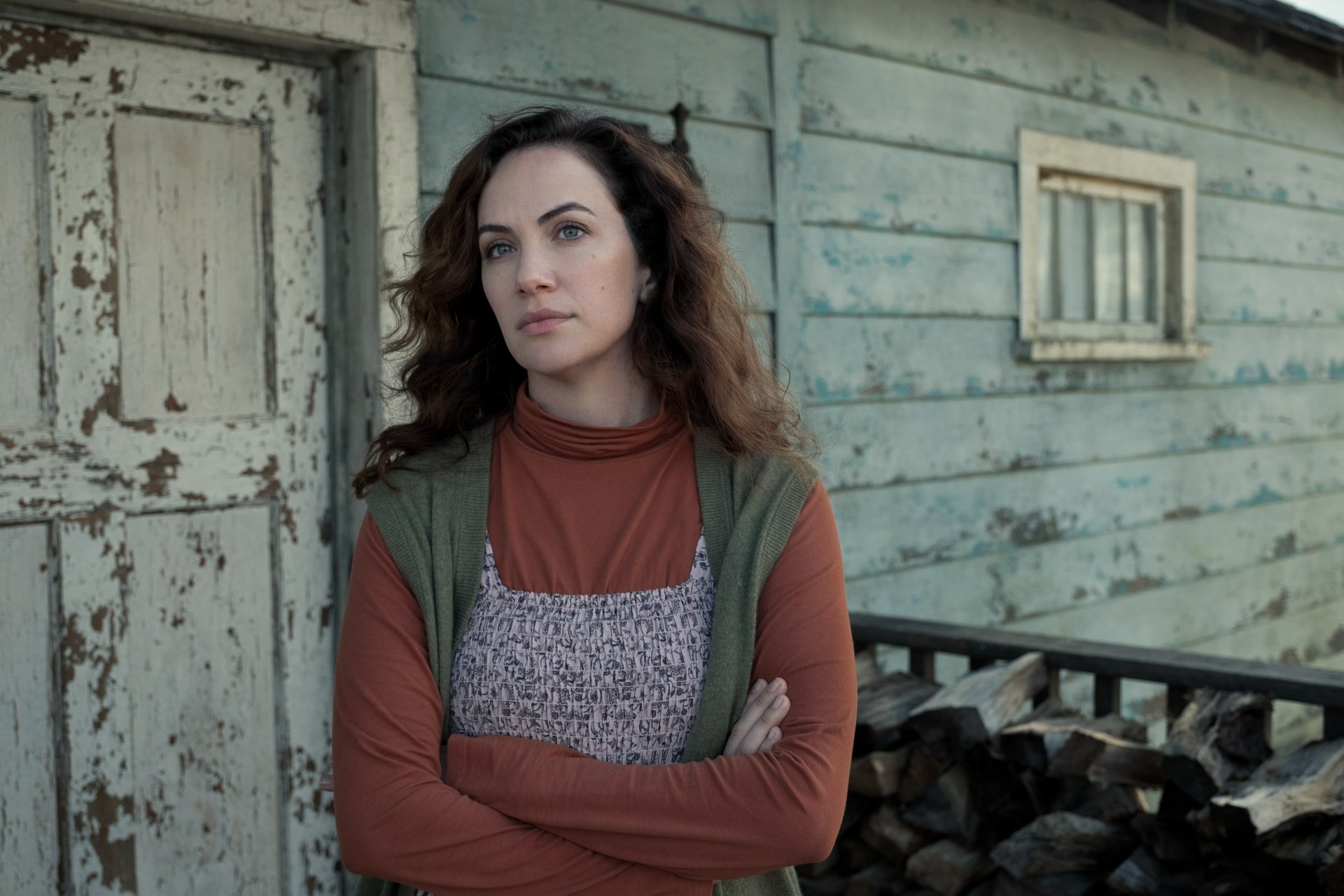 Download Kate Siegel TV Show Midnight Mass HD Wallpaper