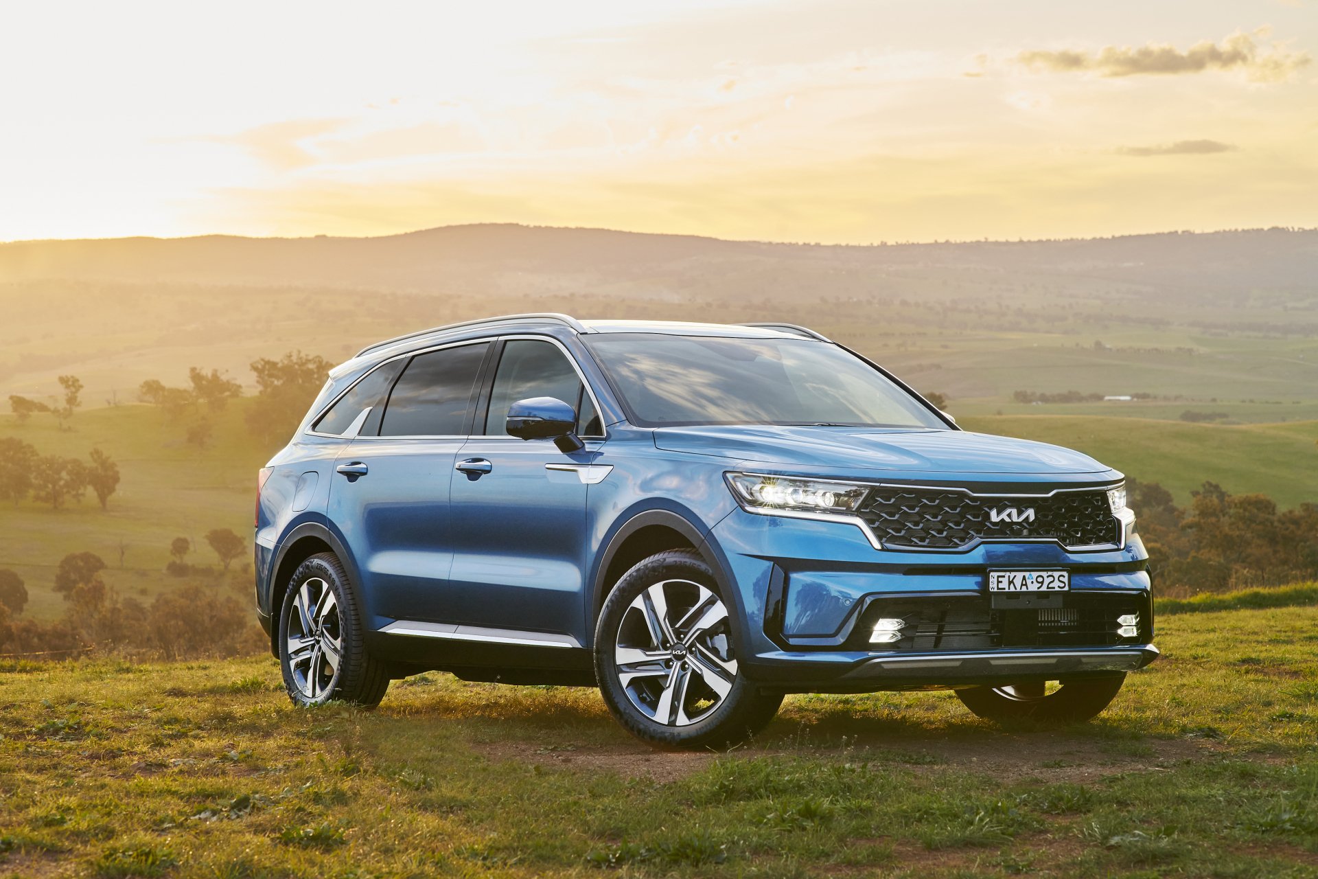 Download SUV Kia Sorento Plug-in Hybrid Vehicle Kia Sorento HD Wallpaper