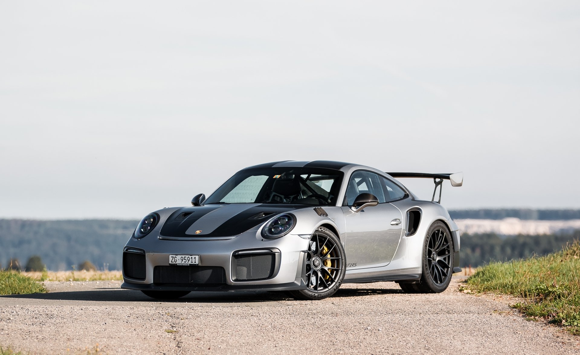 Download Vehicle Porsche 911 GT2 4k Ultra HD Wallpaper