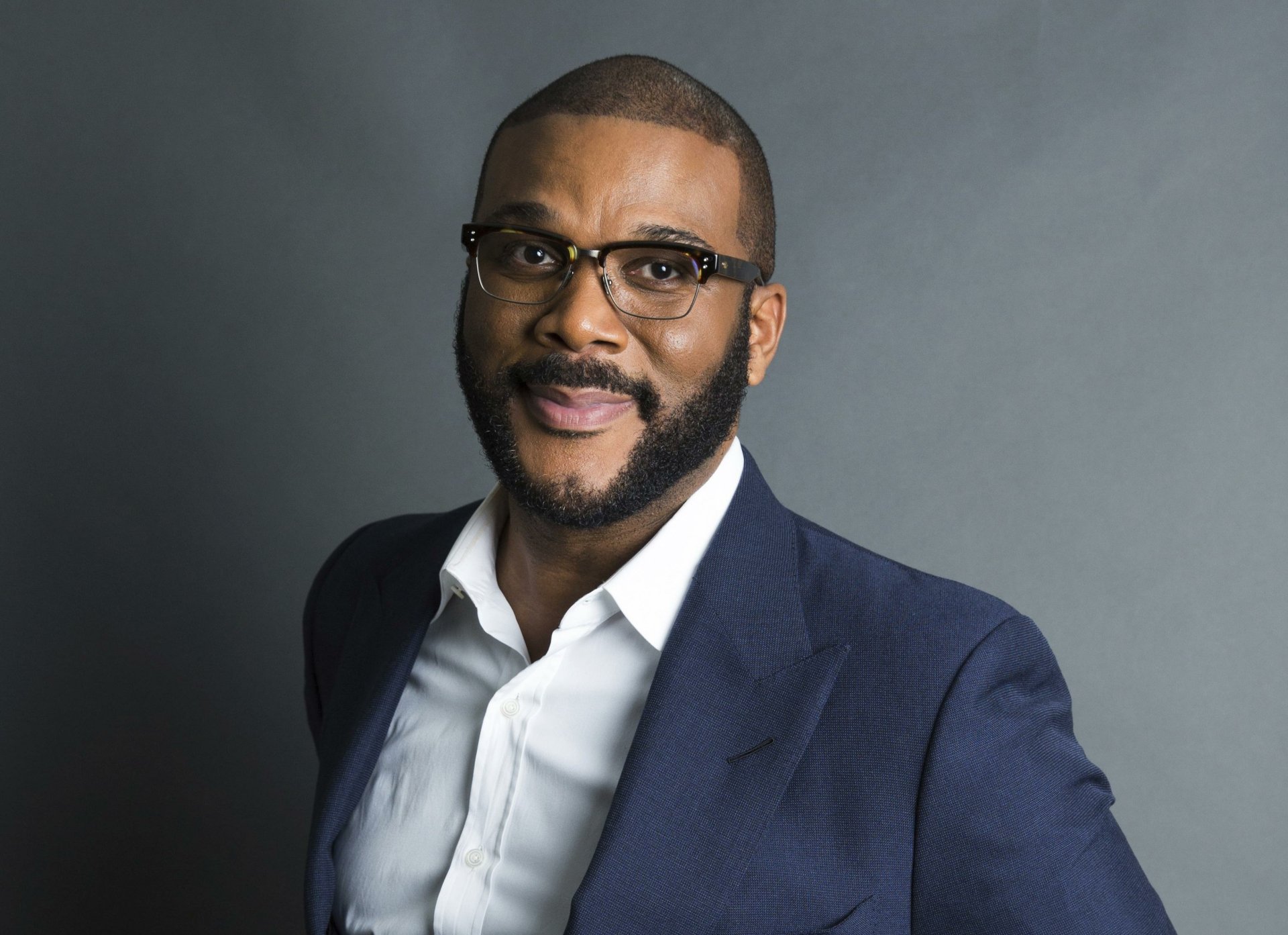 download-celebrity-tyler-perry-hd-wallpaper