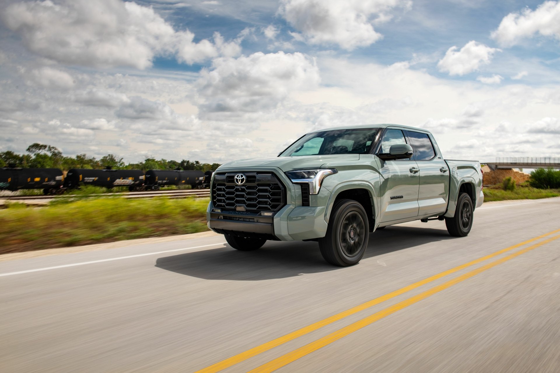 4K Toyota Tundra TRD SR5 CrewMax Wallpapers | Background Images