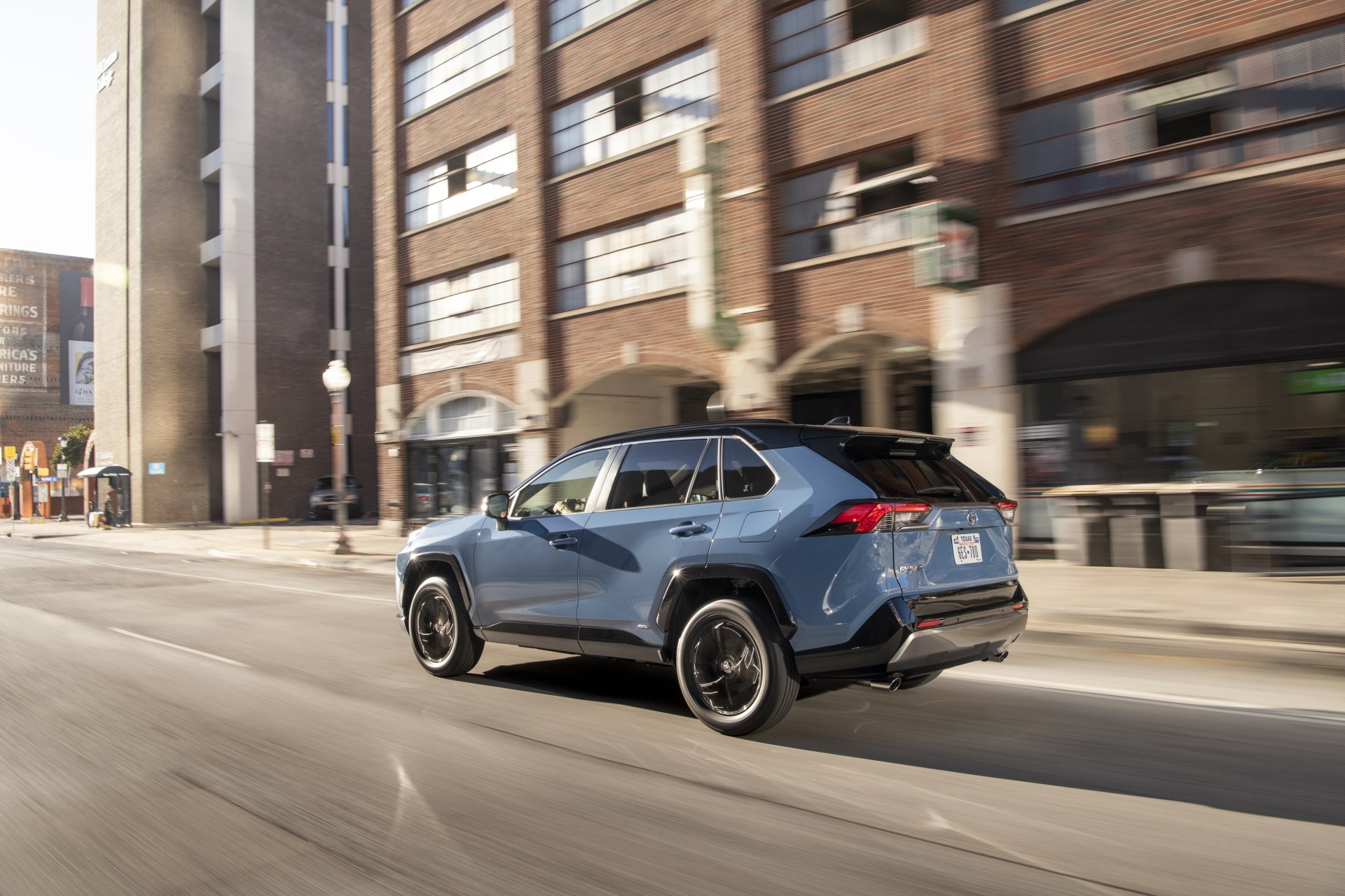 Download SUV Toyota RAV4 XSE Hybrid Vehicle Toyota RAV4 Hybrid 8k Ultra HD Wallpaper