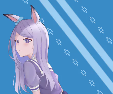 Mejiro McQueen (Uma Musume: Pretty Derby) — purple-haired anime girl with horse ears looking over her shoulder against a blue geometric backdrop, 2K Quad HD PC wallpaper.