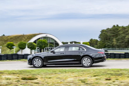 Mercedes-Benz S 680 Guard vehicle Mercedes-Benz S-Class HD Desktop Wallpaper | Background Image