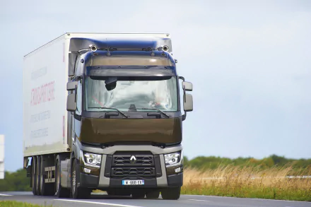 vehicle Renault HD Desktop Wallpaper | Background Image