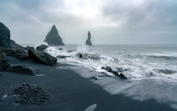  Black sand beach, Iceland by Daniel Seßler