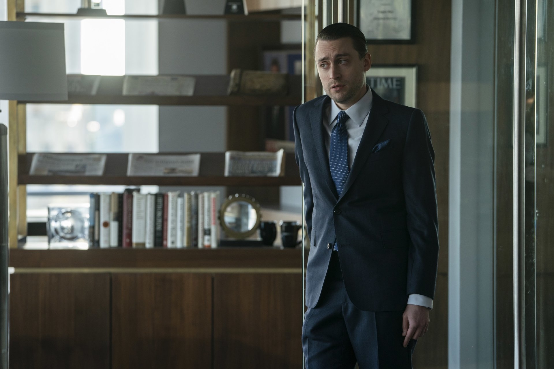 Download TV Show Succession 4k Ultra HD Wallpaper