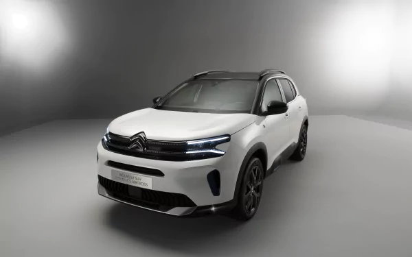 SUV vehicle Citroen C5 Aircross HD Desktop Wallpaper | Background Image