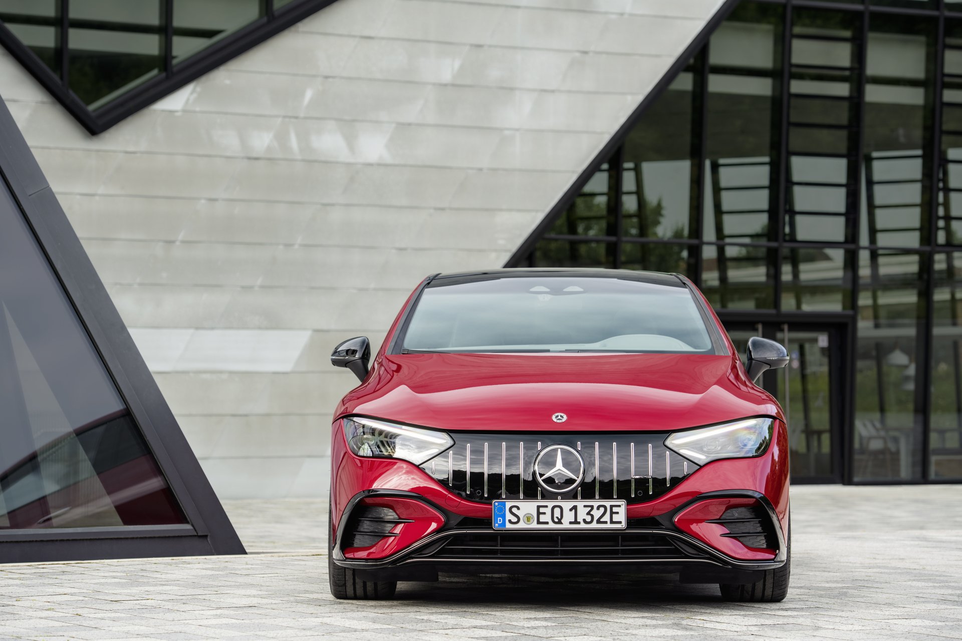 Download Vehicle Mercedes-AMG EQE 43 4k Ultra HD Wallpaper