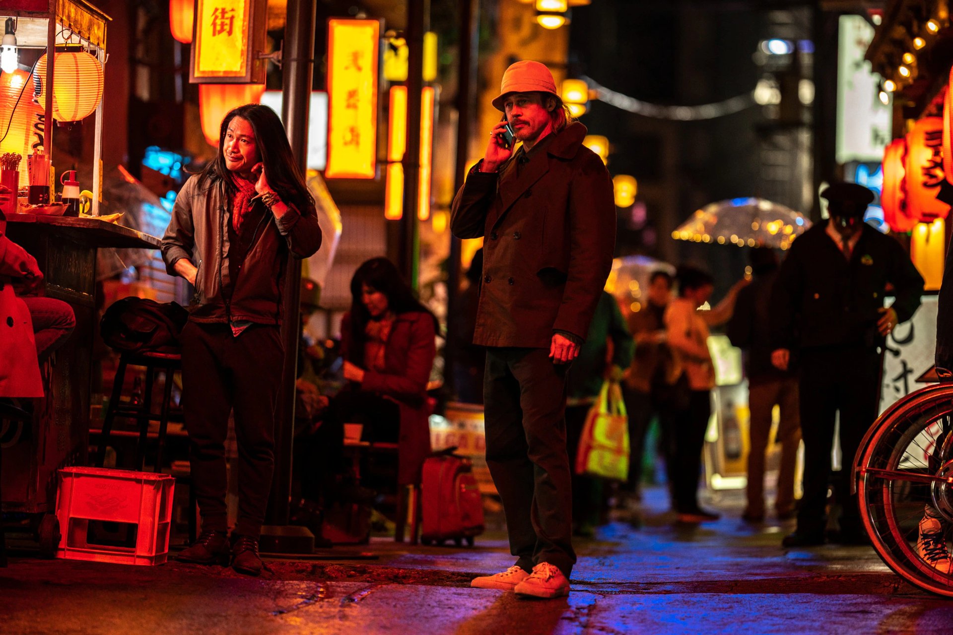 Download Brad Pitt Movie Bullet Train HD Wallpaper