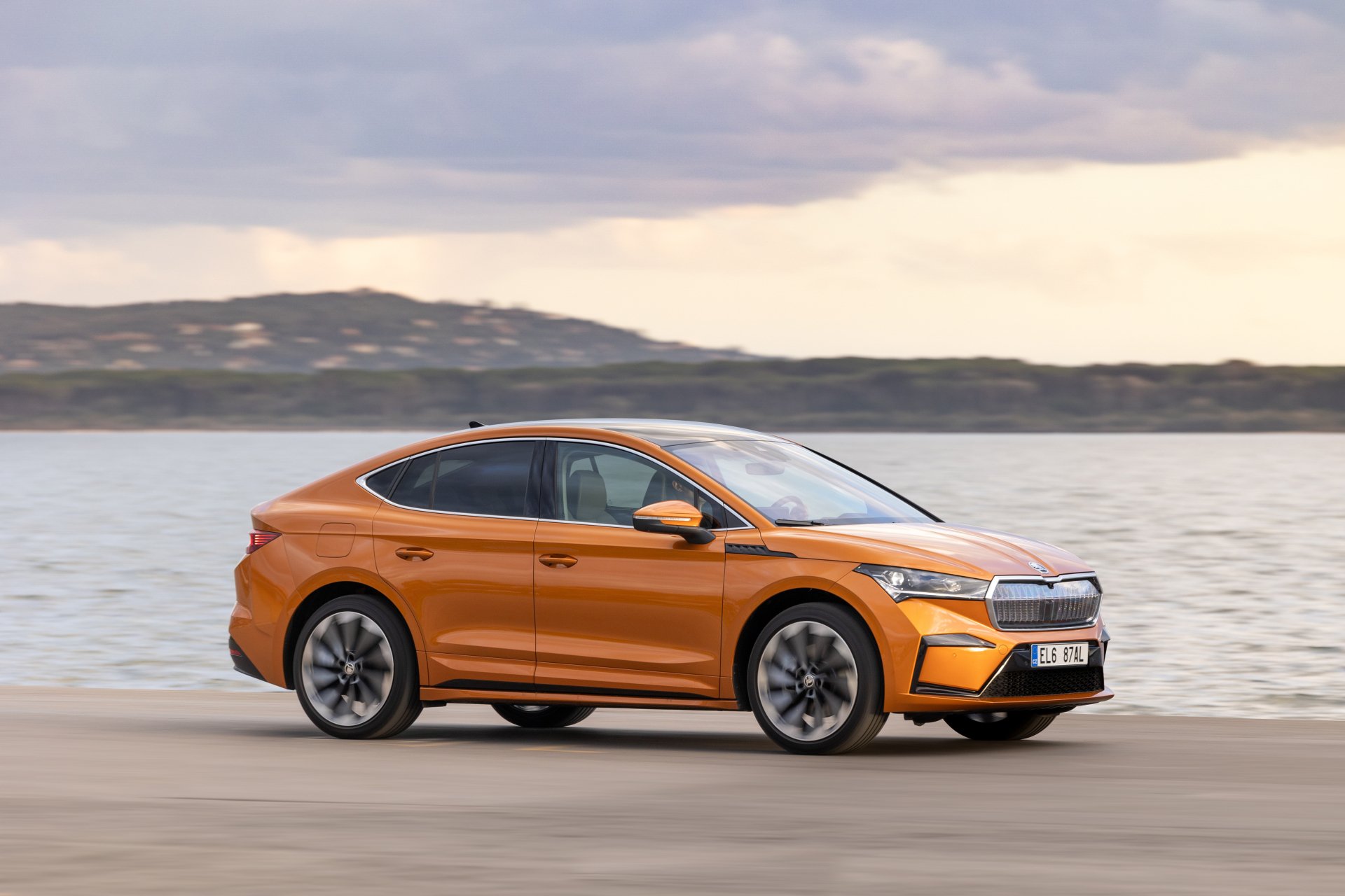 Download Vehicle Skoda Enyaq IV 80 4k Ultra HD Wallpaper