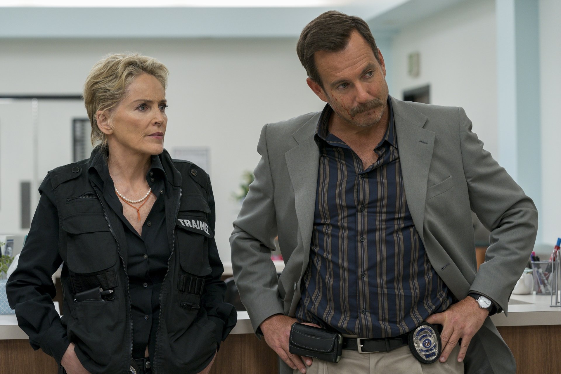 Download Sharon Stone Will Arnett TV Show Murderville 4k Ultra HD Wallpaper