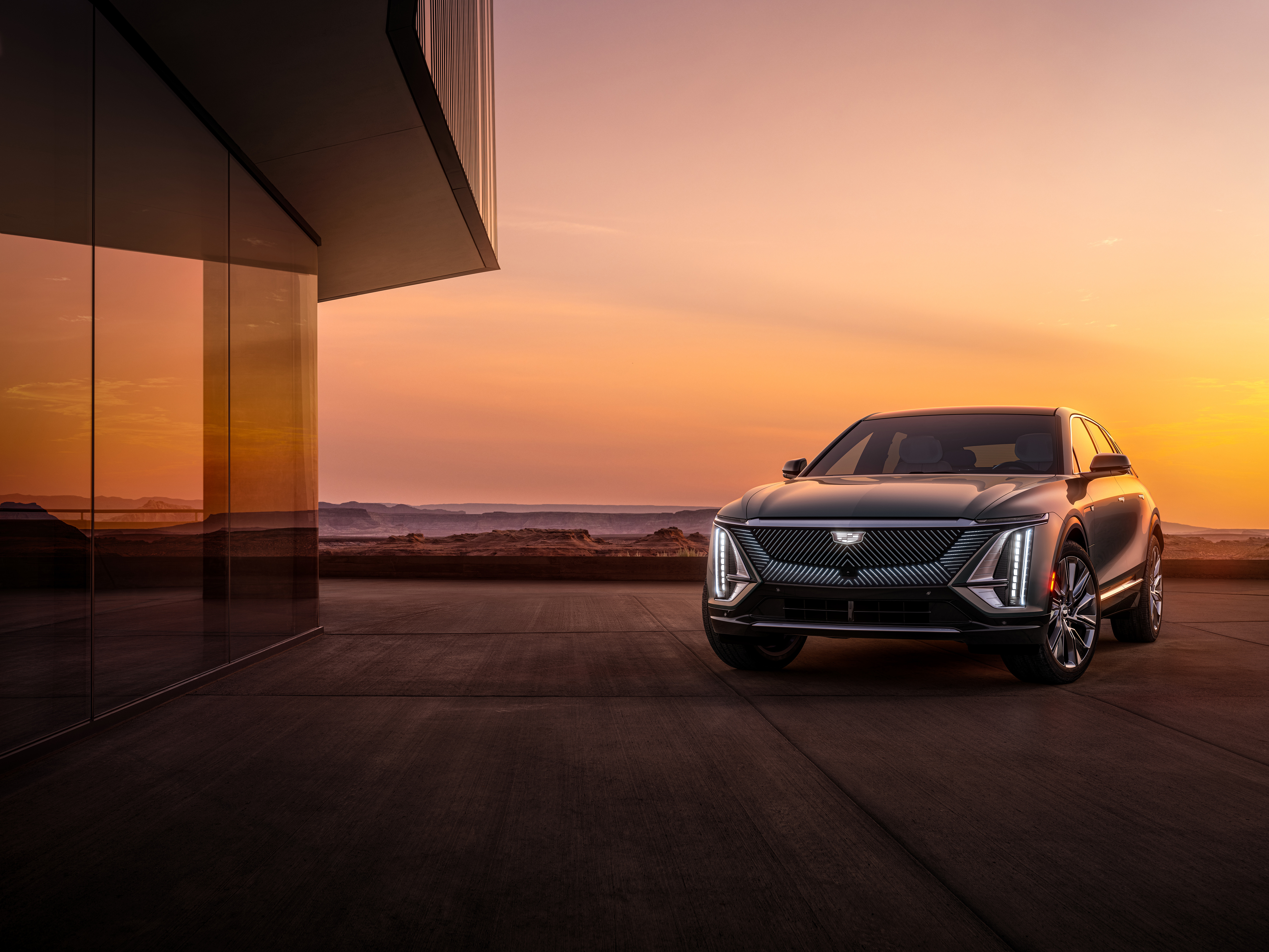 Cadillac lyriq. Cadillac Celestiq 2023. Москвич 2022 новый универсал. Последние новинки машин 2022.