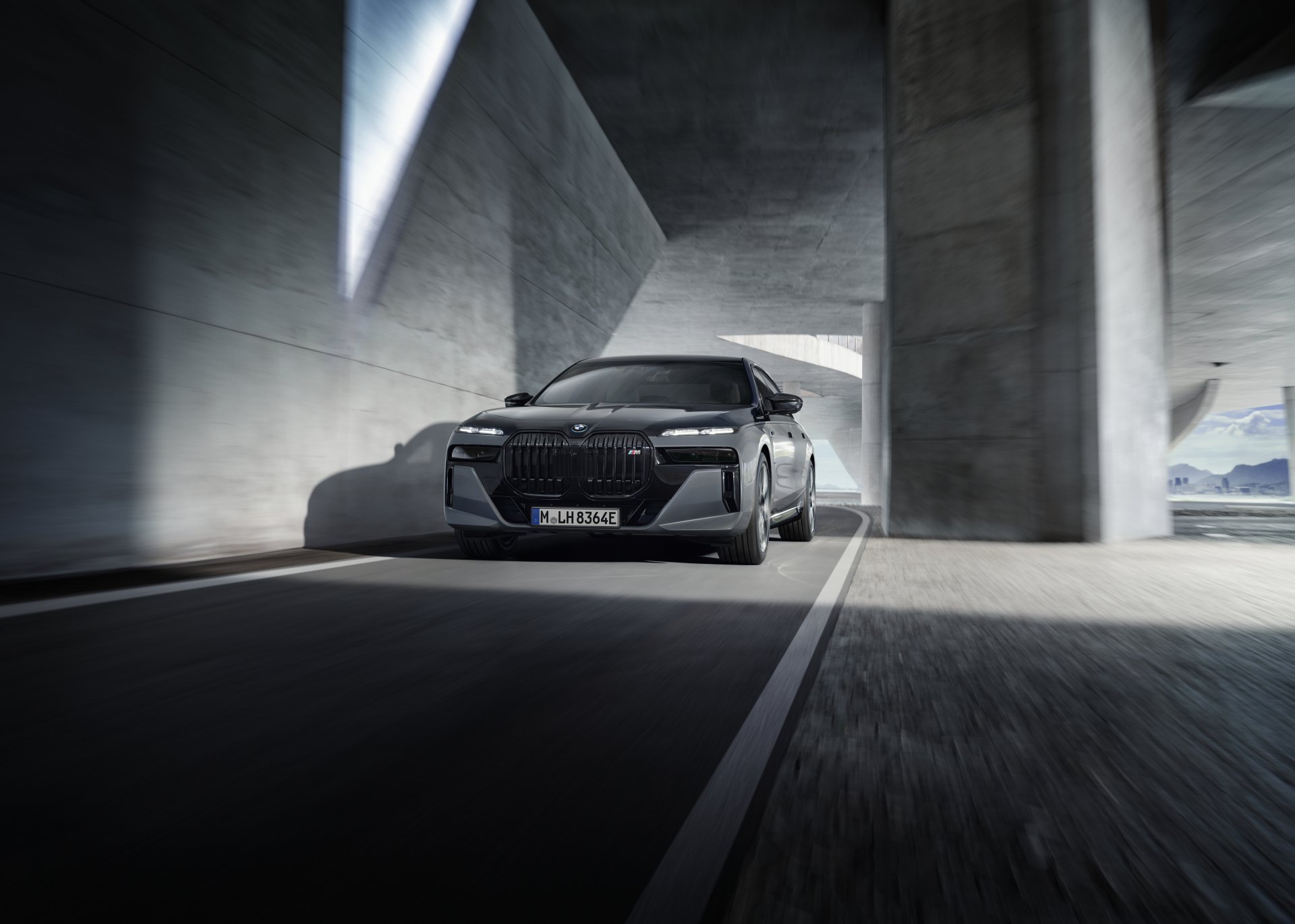 Download Vehicle BMW 760i XDrive 8k Ultra HD Wallpaper