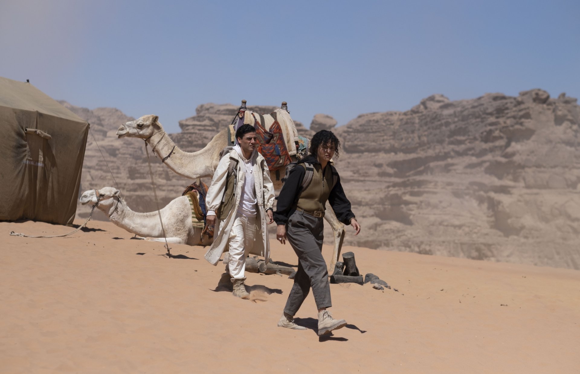 Download Layla El-Faouly May Calamawy Marc Spector Oscar Isaac TV Show Moon Knight HD Wallpaper