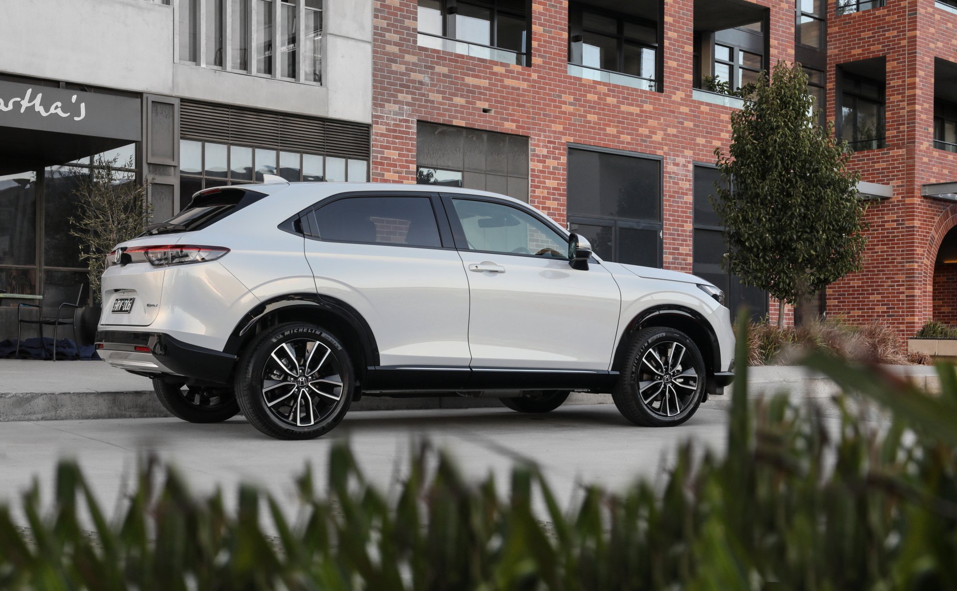 Download Vehicle Honda HR-V 4k Ultra HD Wallpaper