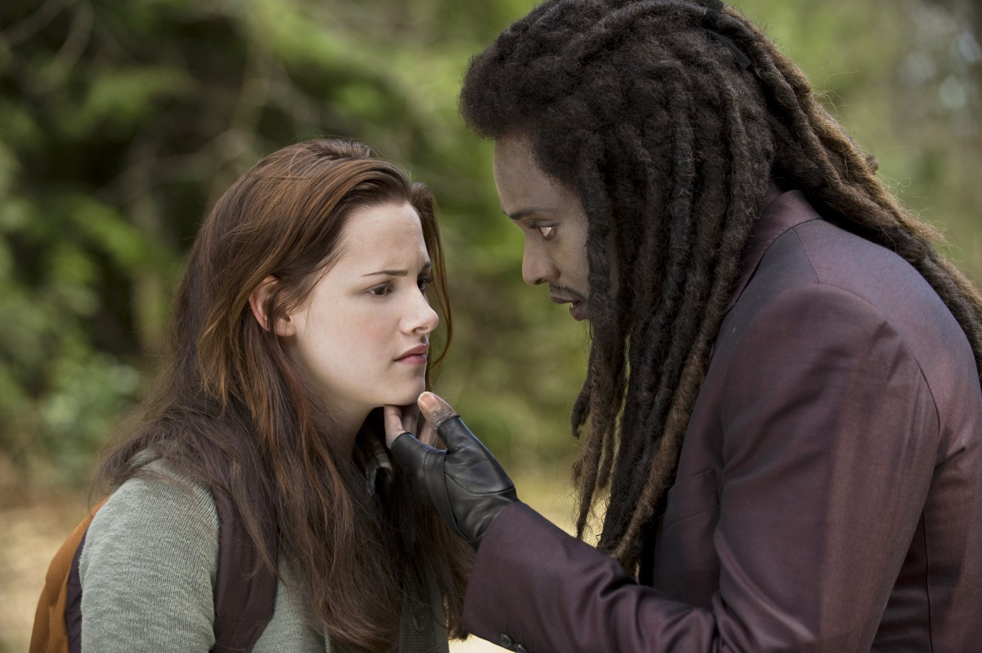 Download Kristen Stewart Edi Gathegi Laurent (Twilight) Bella Swan Movie The Twilight Saga: New Moon 4k Ultra HD Wallpaper