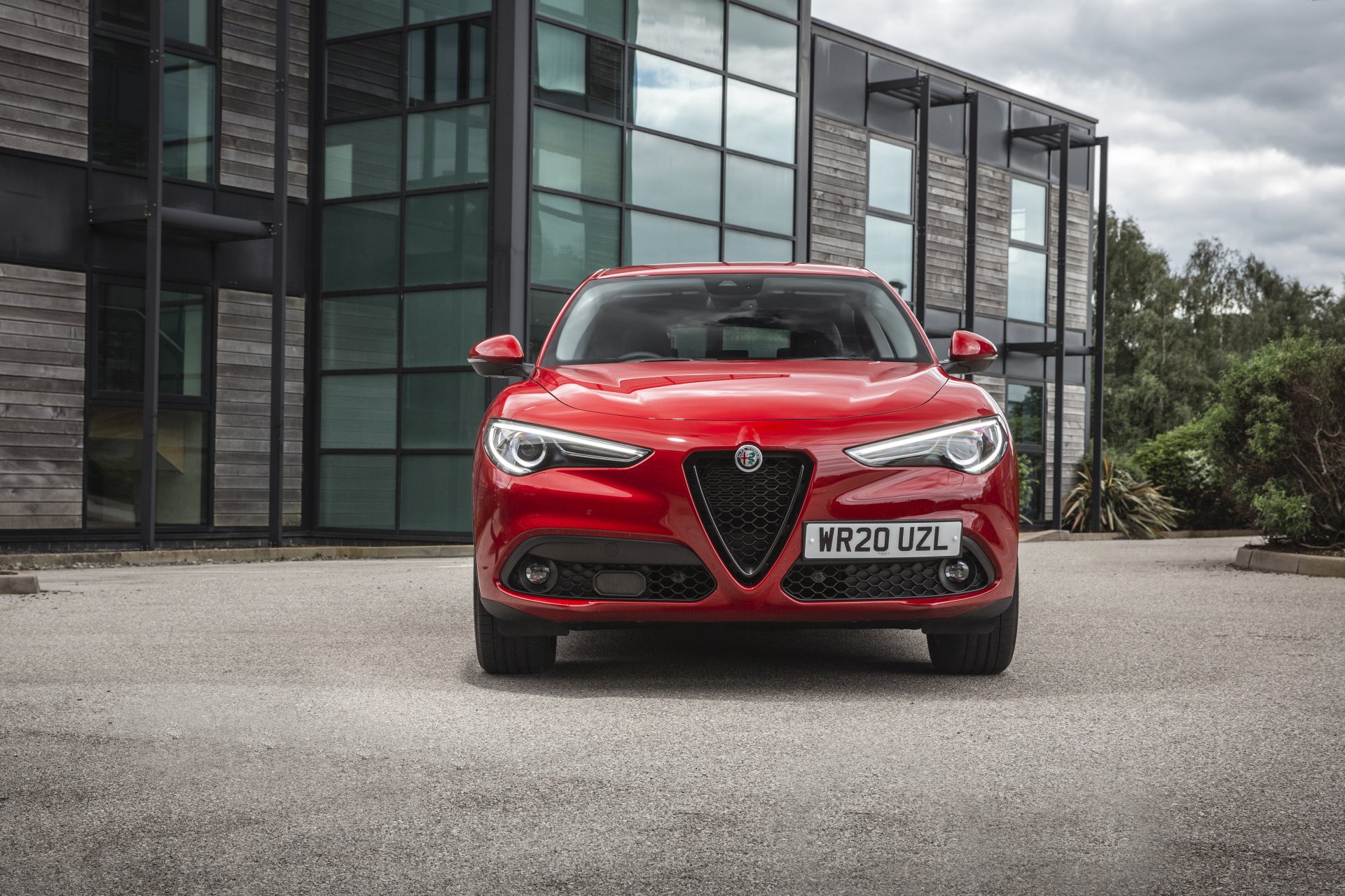 Download Vehicle Alfa Romeo Stelvio 4k Ultra HD Wallpaper