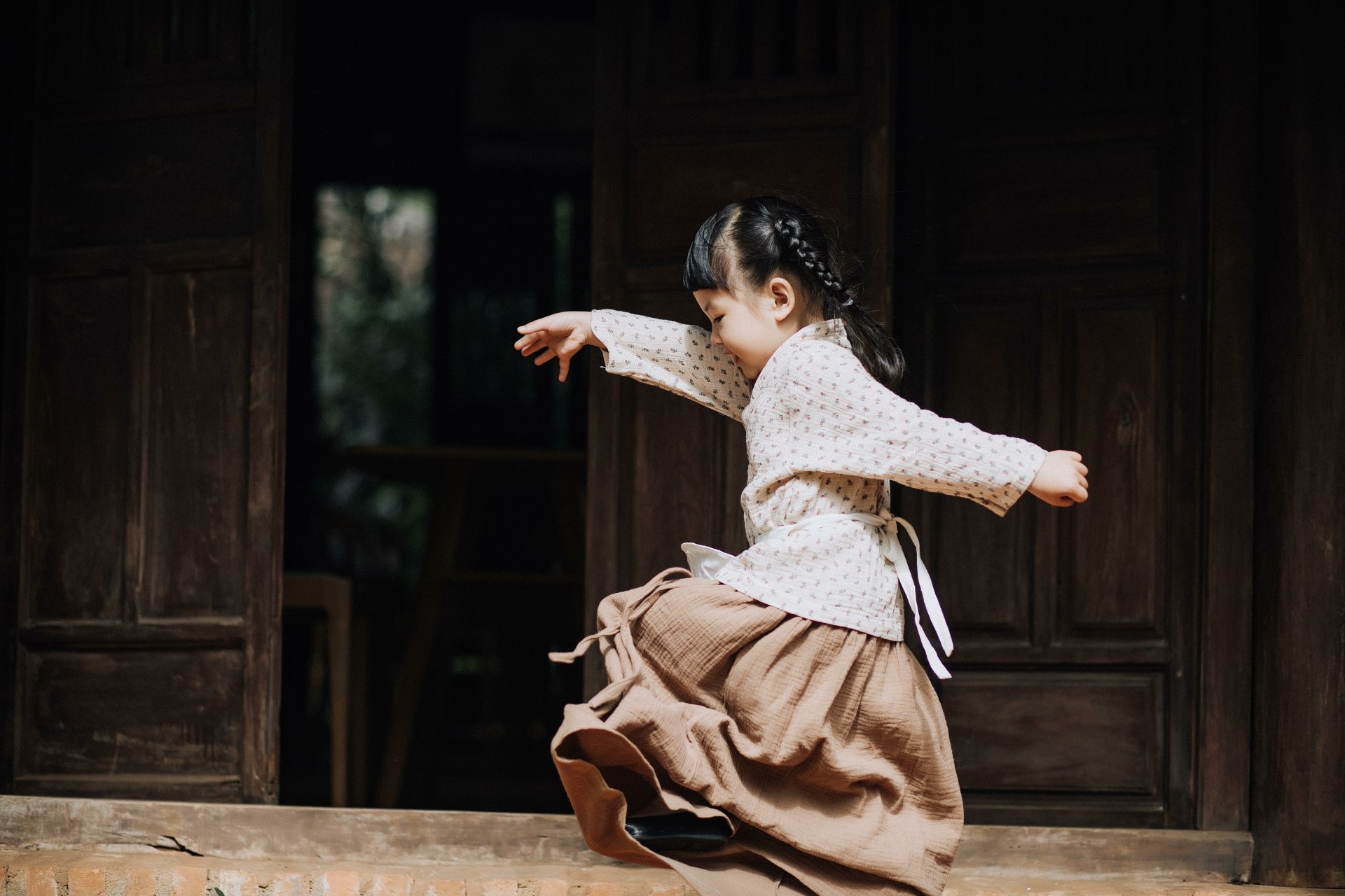 Азиат танцует. Дитя 2022. Childhood Music.