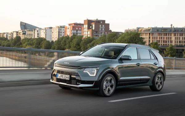 vehicle Kia Niro HD Desktop Wallpaper | Background Image