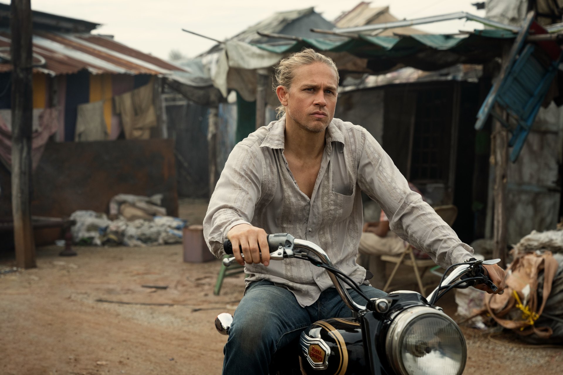 Download Charlie Hunnam TV Show Shantaram 4k Ultra HD Wallpaper
