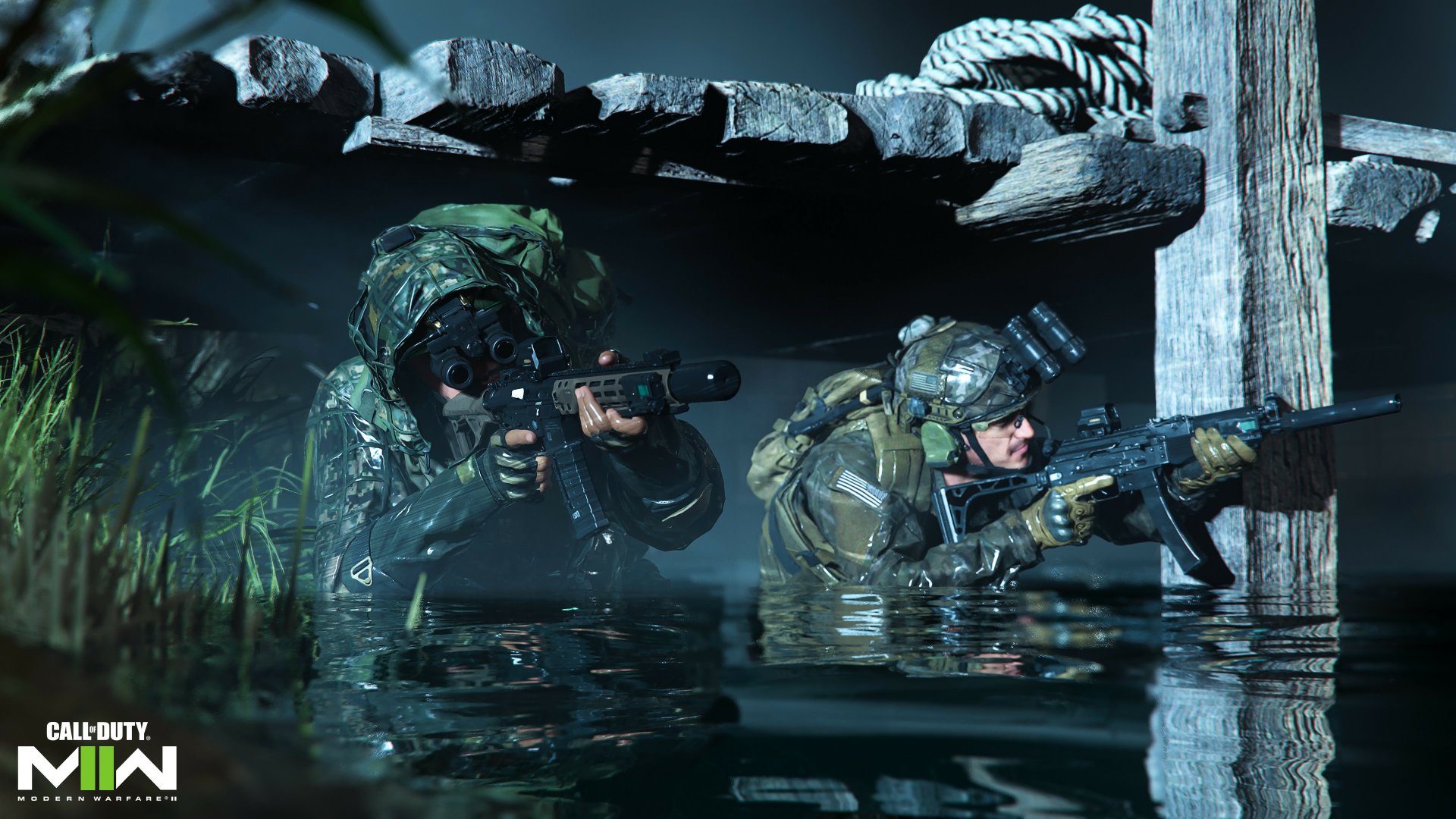 Call of Duty: Modern Warfare II 4K Ultra HD PC wallpaper — two soldiers in tactical gear wading chest-deep under a wooden pier, aiming rifles during a nighttime stealth assault.