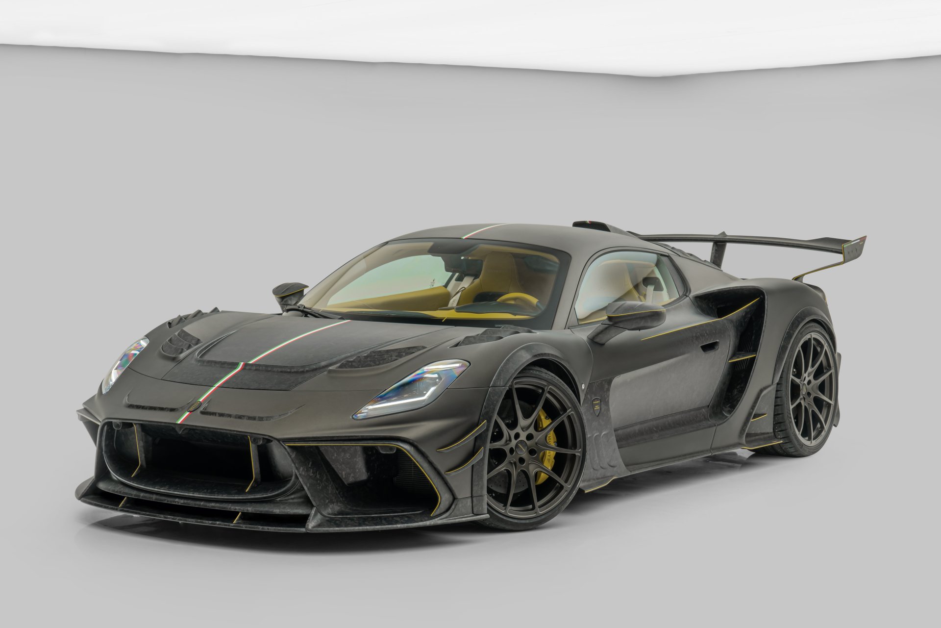 Download Vehicle Maserati MC20 8k Ultra HD Wallpaper