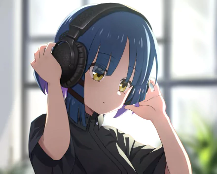 HD anime desktop wallpaper featuring Ryou Yamada from Bocchi the Rock!, with blue hair and headphones against a softly lit background.