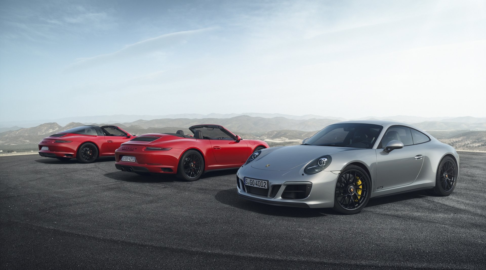Download Vehicle Porsche 911 Carrera GTS HD Wallpaper