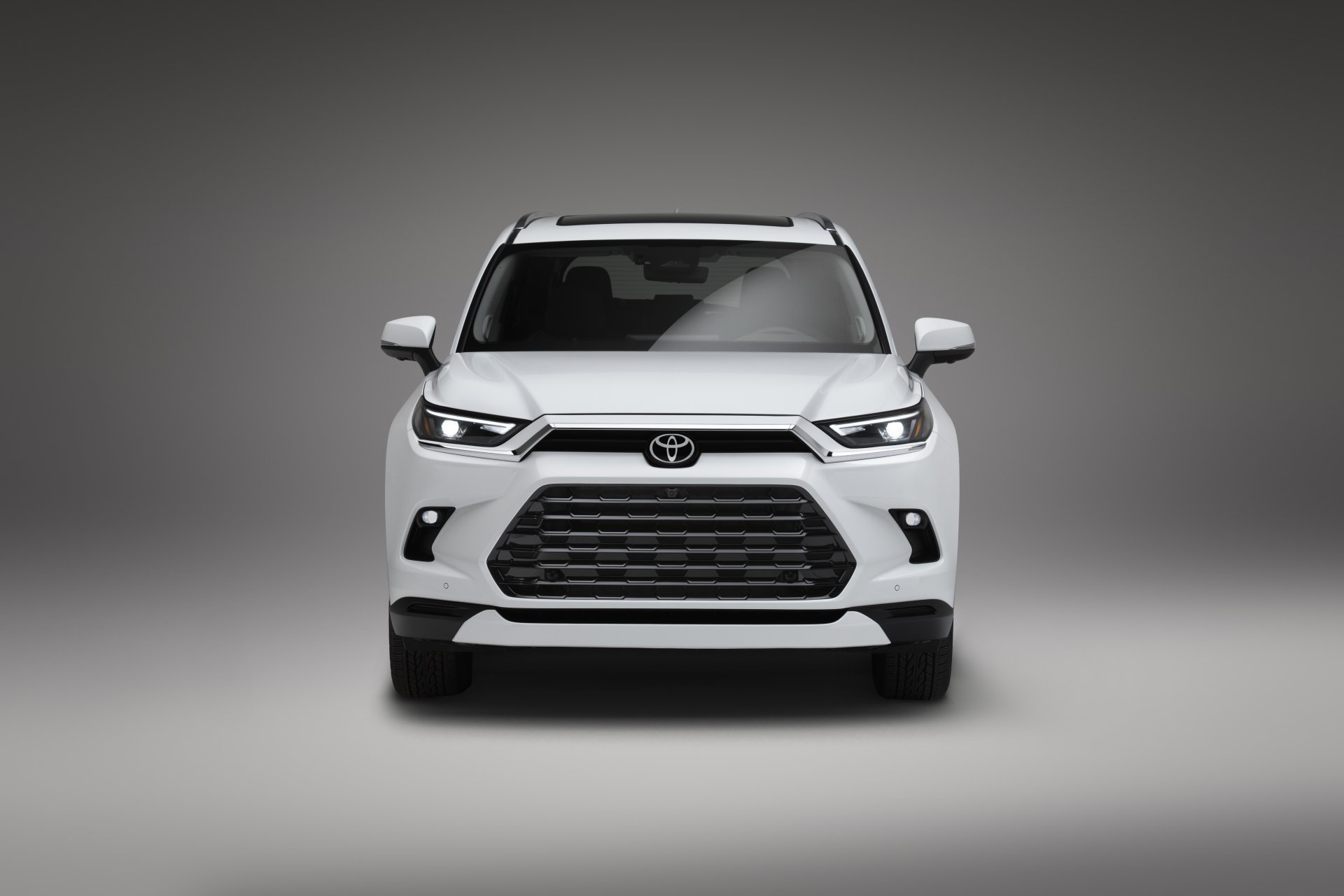 Download Vehicle Toyota Grand Highlander 4k Ultra HD Wallpaper