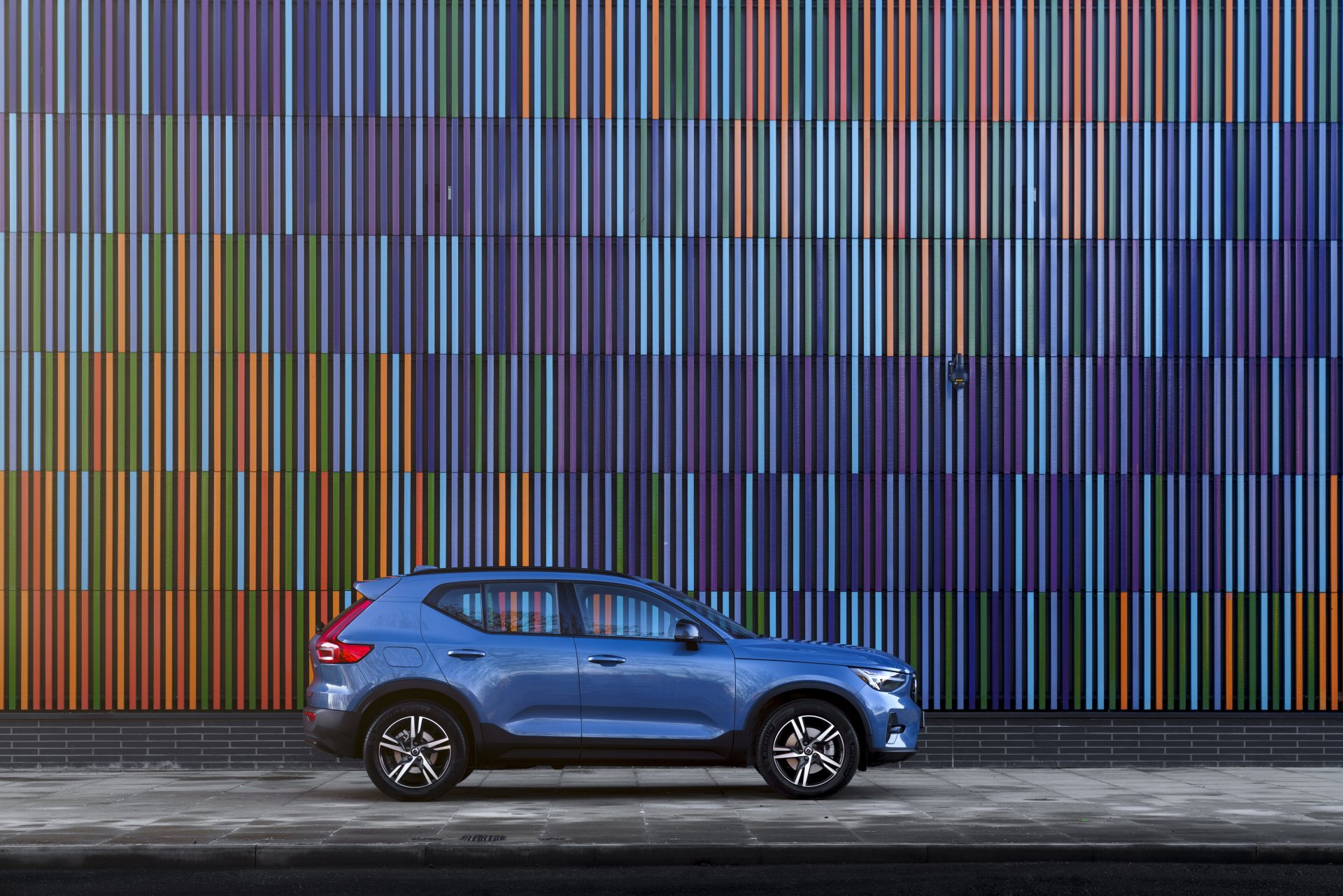 Download Vehicle Volvo XC40 8k Ultra HD Wallpaper