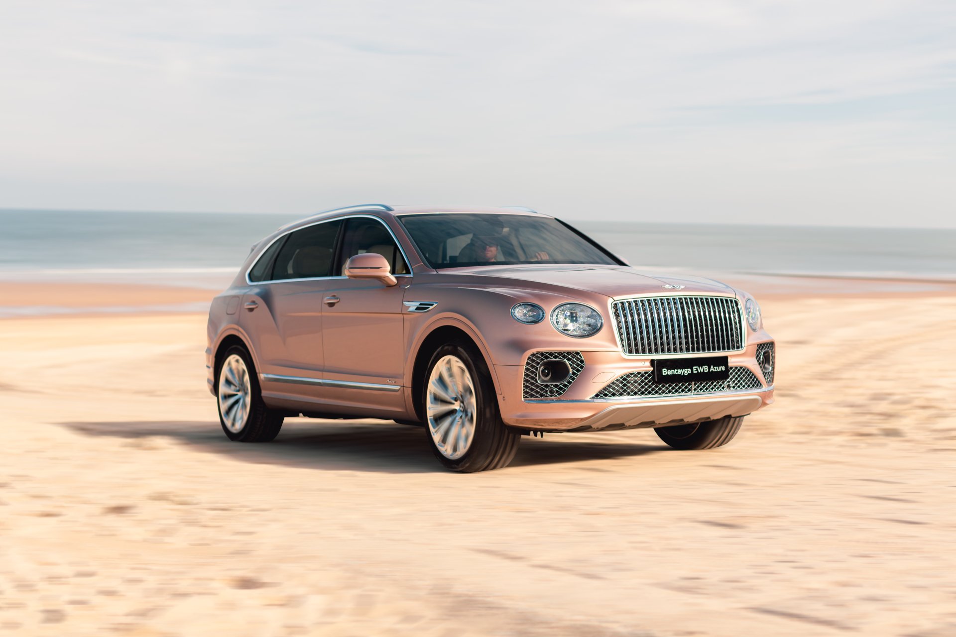 Download Vehicle Bentley Bentayga EWB 4k Ultra HD Wallpaper