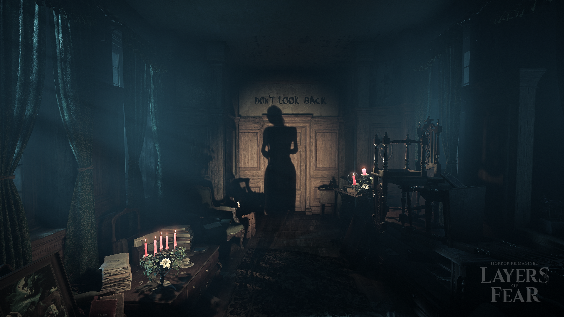 HD wallpaper featuring a suspenseful scene from Layers of Fear game with dimly lit room and ominous DON'T LOOK BACK text.