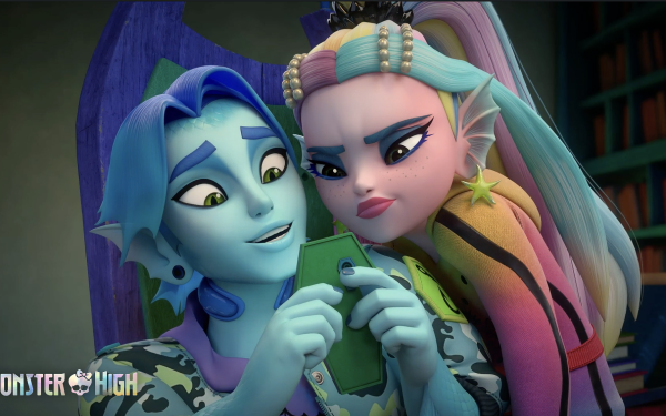 HD desktop wallpaper featuring two animated characters from the TV show Monster High, sharing a moment over a smartphone.