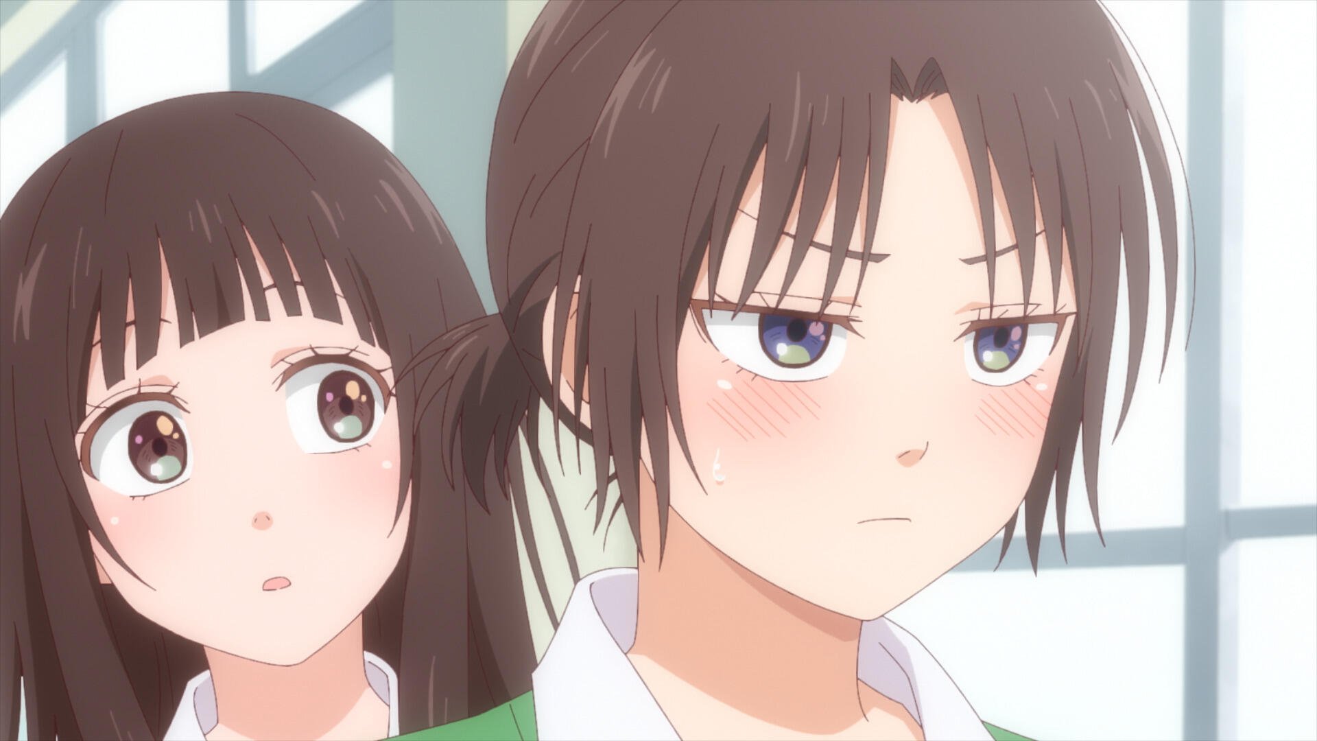 Two characters from the anime Medaka Kuroiwa Is Impervious to My Charms are featured in this HD wallpaper. One appears serious while the other looks intrigued, set in a school environment.